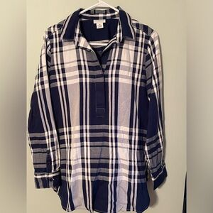 Liz Claiborne Vibrant Blue/White long sleeve pull over with covered buttons